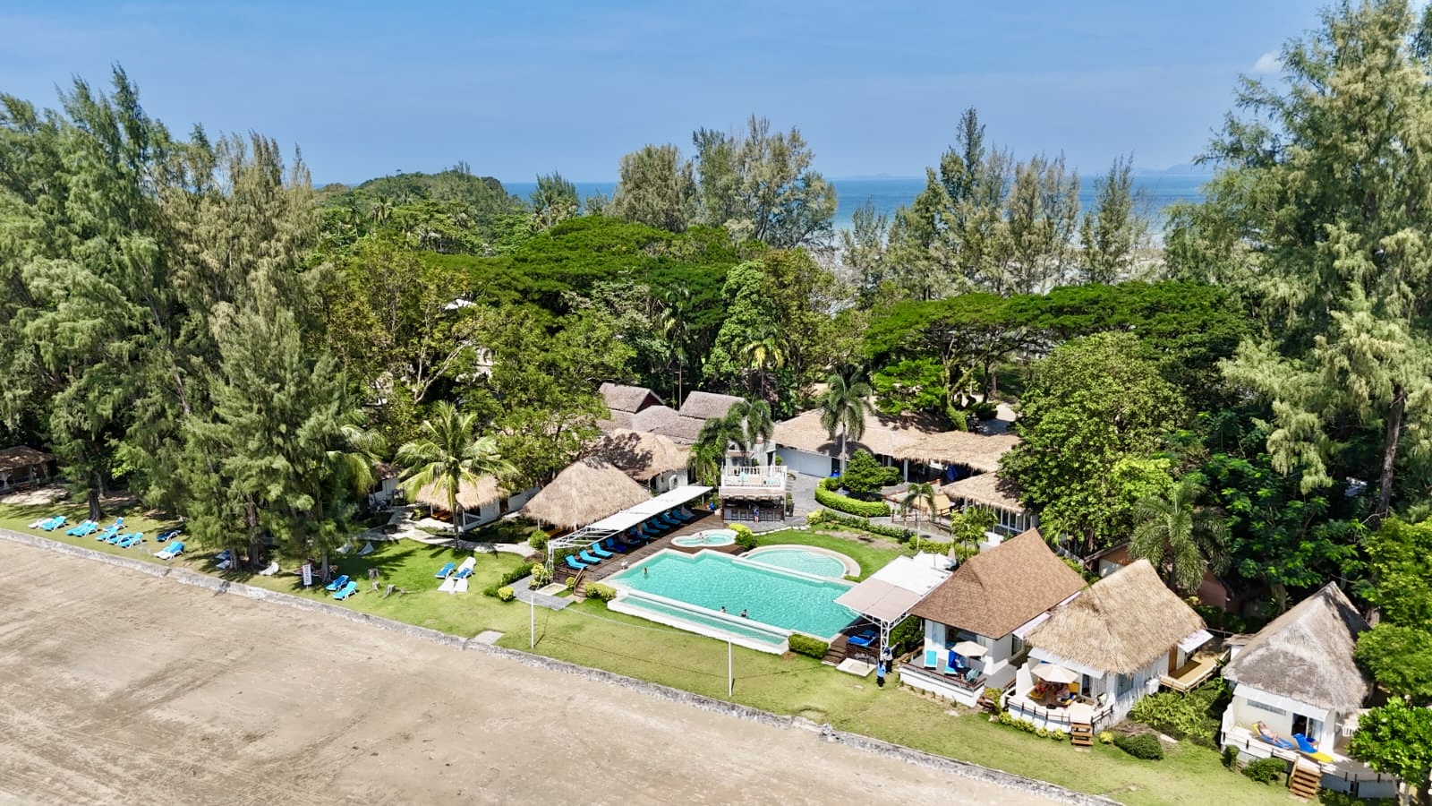 The Koh Lanta coastline where TwinBay Resort sits